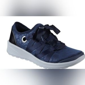 BZees Glisten Shimmer Machine Washable Slip-on Black Sneaker Size 10M